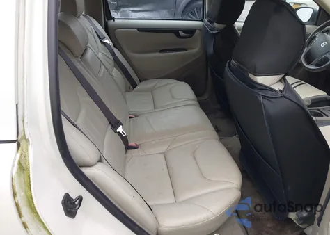 2001 Volvo V70 2.4/2.4 M Sr (Discontinued) z USA, uszkodzony, nr VIN YV1SW61R412105454